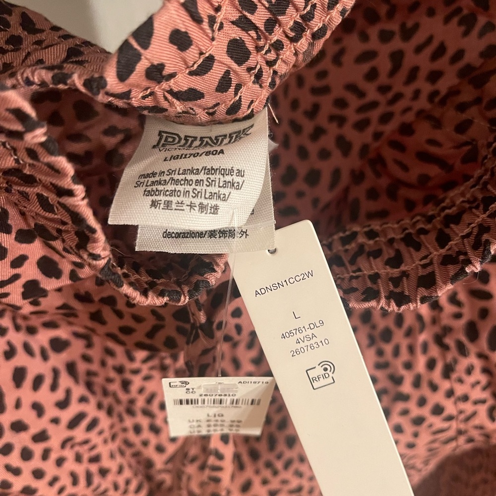 NWT: VS PINK pants